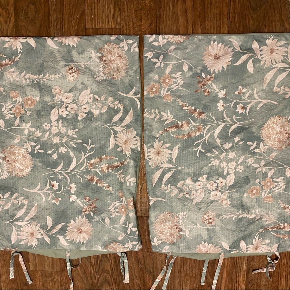 Set Lot Of 2 Pillowcases Green Beige White Floral Standard 26x20 by Kohl’s